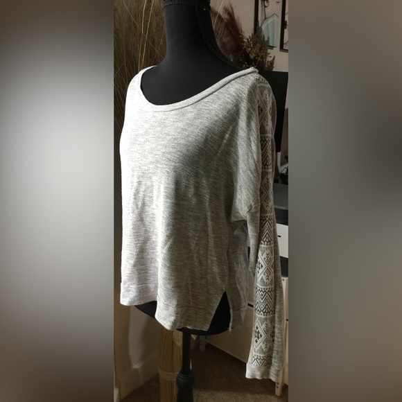 Miami Gray Patterned Crew Neck Top - Picture 3 of 8